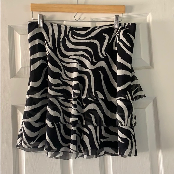 White House Black Market Dresses & Skirts - White House Black Market Silk Zebra Print Skirt 8